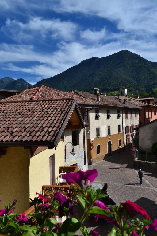 Albergo Alla Costa Bezzecca Buitenkant foto